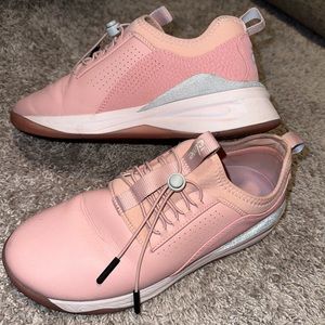 Women’s pink Clove tennis shoes size 9